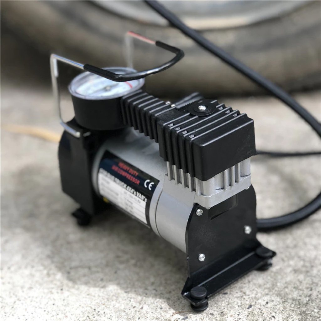 ضاغط هواء ومنفاخ إطارات يعمل بجهد 12 فولت تيار - Image 2