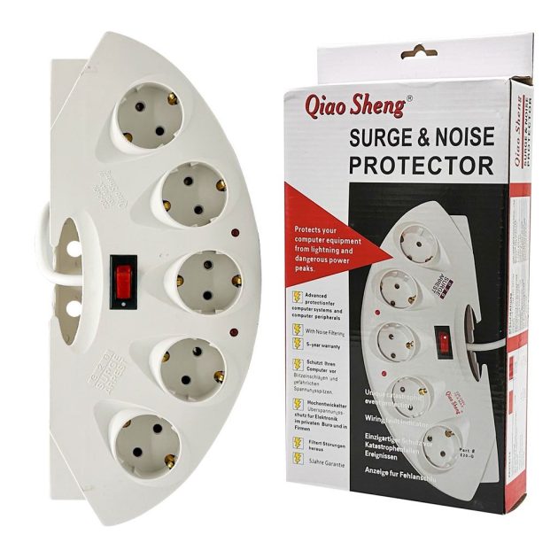 سلك تمديد المنافذ مزود بحماية وخمسة منافذ