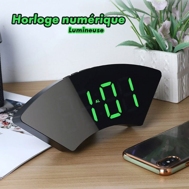 ساعة رقمية كبيرة بشاشة مرآة لغرفة النوم